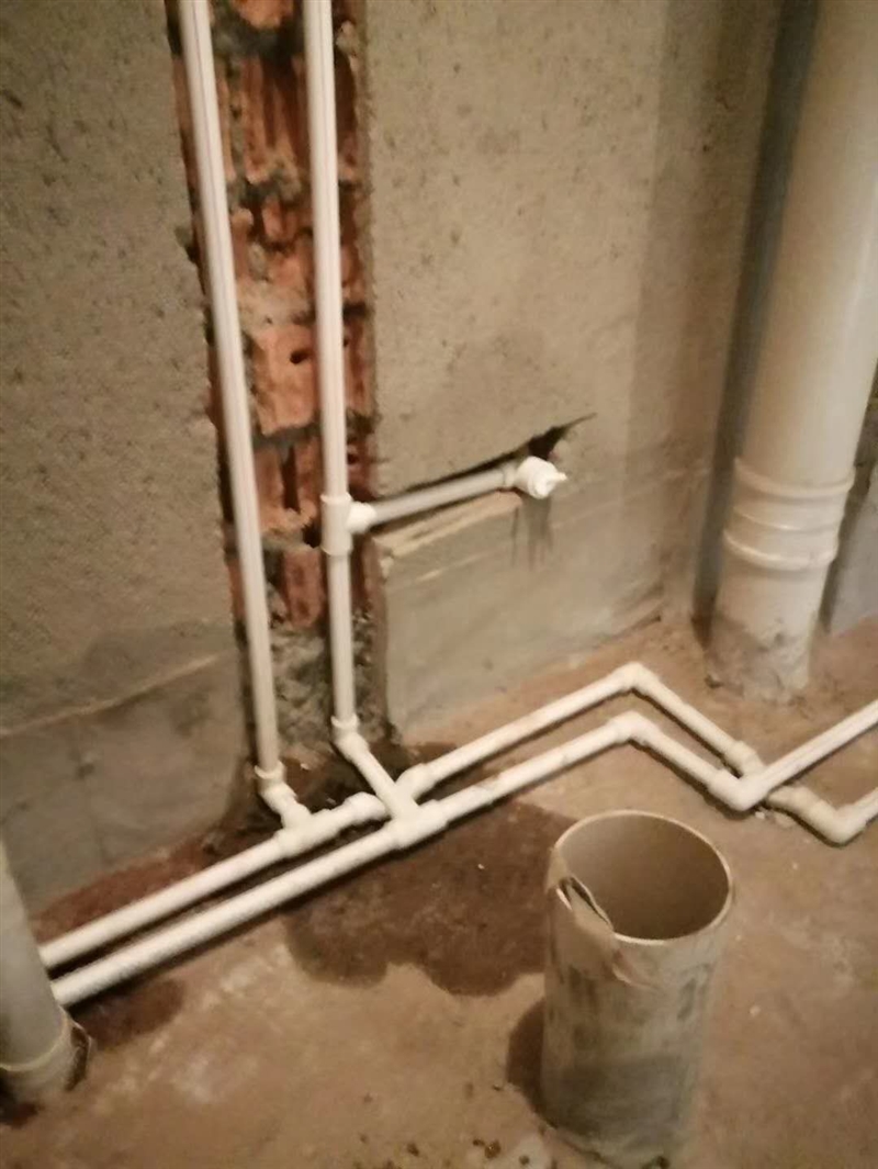 透地?zé)?，電工，暖氣維修鉆眼木瓦工大白工砸墻