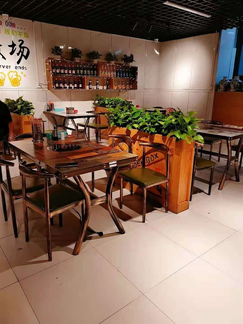 湖濱燒烤店外兌