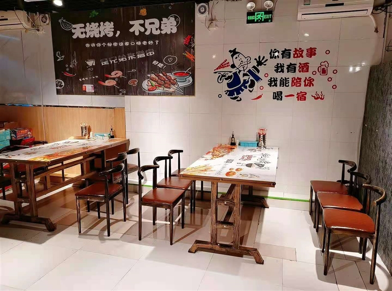 湖濱燒烤店外兌
