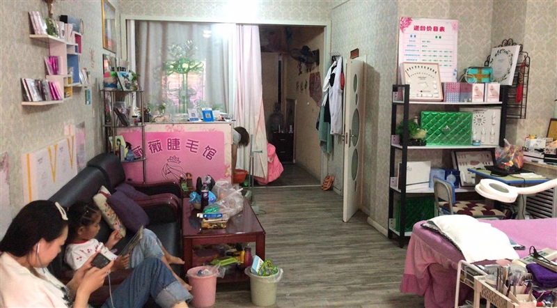 桃山區(qū)黃金地段半地下門市