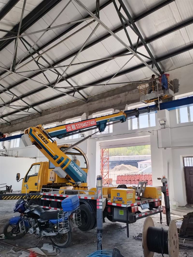 出租高空作業(yè)車，和半截子貨車